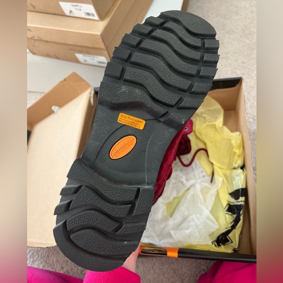 Lugz women’s red work boots - Picture 2 of 3